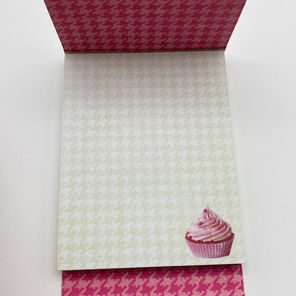 Decorative Mini Cupcake Decoration Notepad Magnetic Closure FREE W/ $36 purchase - Picture 4 of 11